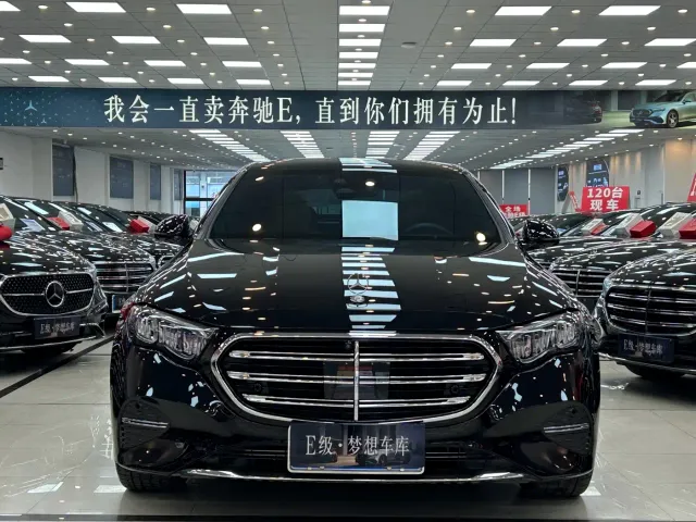 Фотография автомобиля — Mercedes-Benz E-Class