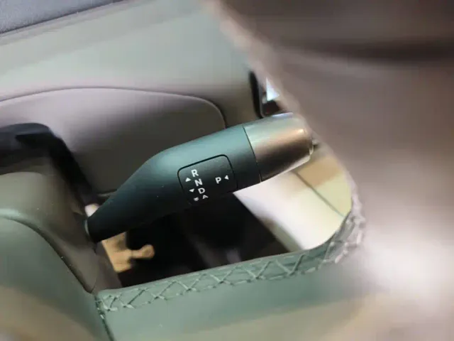 Li Auto MEGA — Фото автомобиля 13