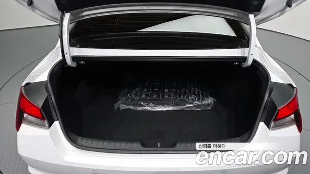 Hyundai AVANTE Avante (CN7) — Фото автомобиля 20