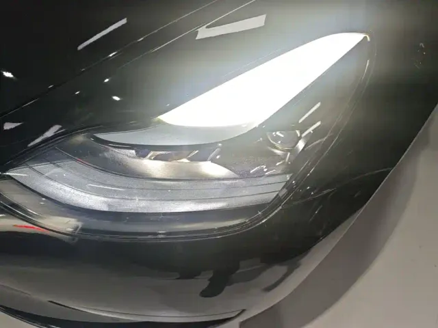Tesla Model 3 — Фото автомобиля 23