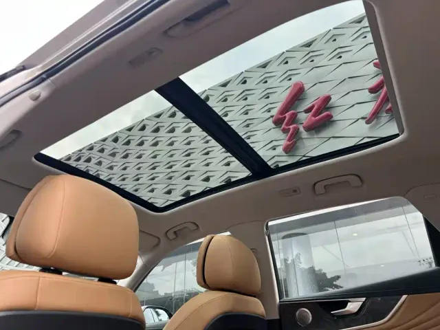 Hongqi HS5 — Фото автомобиля 24