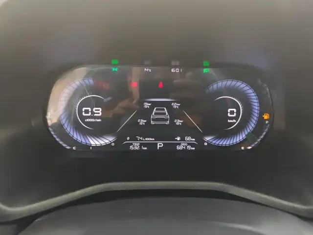 Geely Emgrand — Фото автомобиля 14
