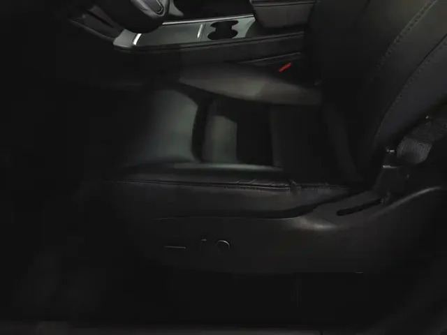 Tesla Model Y — Фото автомобиля 20
