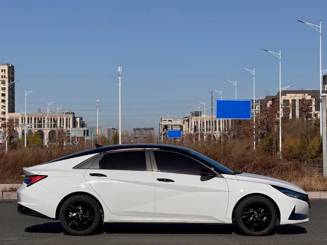 Hyundai Elantra — Фото автомобиля 7