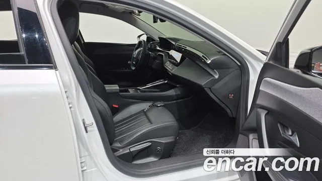 Peugeot 308 — Фото автомобиля 10