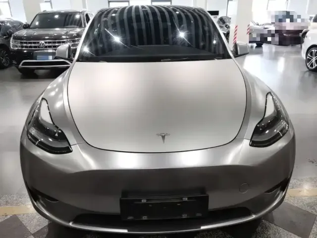 Tesla Model Y — Фото автомобиля 2