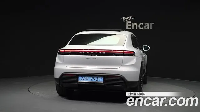 Porsche Macan — Фото автомобиля 4