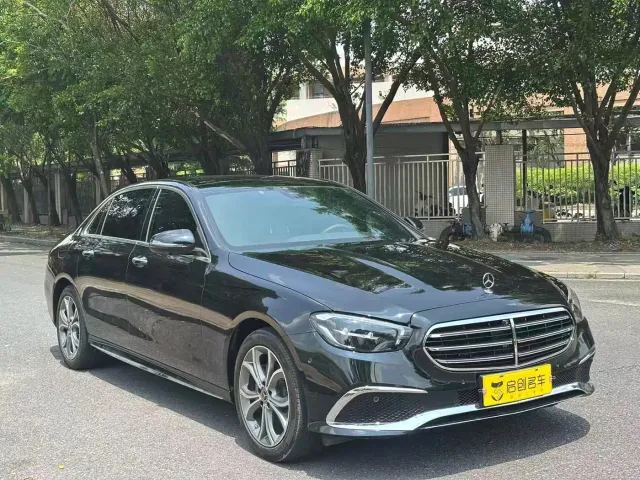 Mercedes-Benz E-Class — Фото автомобиля 2