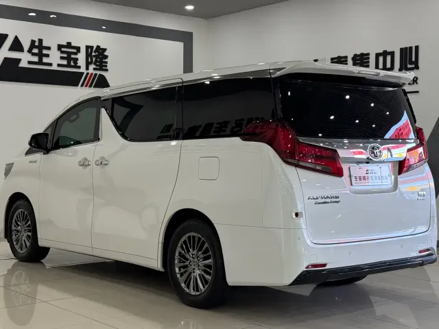 Toyota Alphard — Фото автомобиля 4