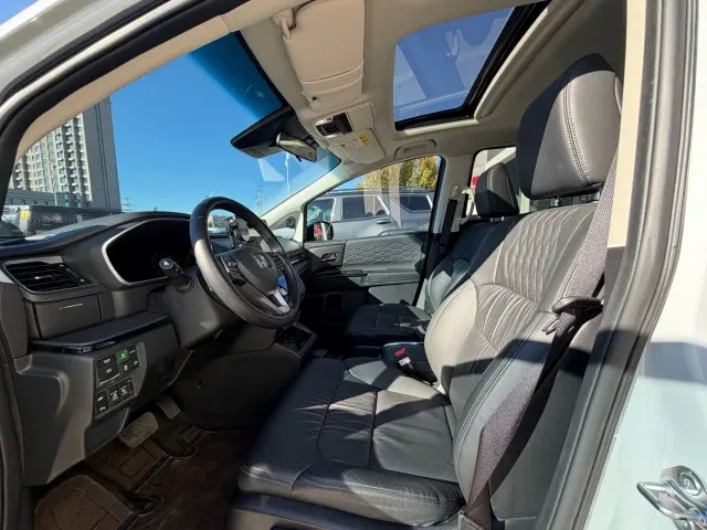 Honda Elysion — Фото автомобиля 4