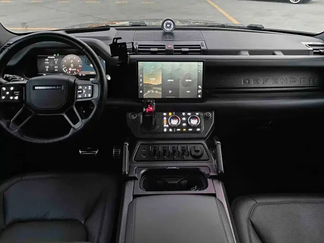 Land Rover Defender — Фото автомобиля 6