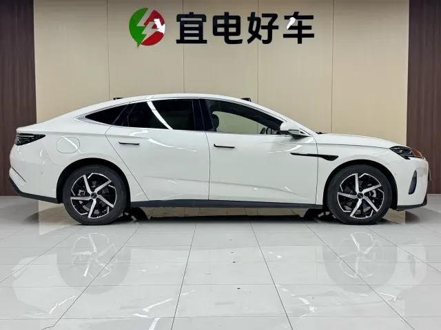 BYD Seal 07 DM-i — Фото автомобиля 4