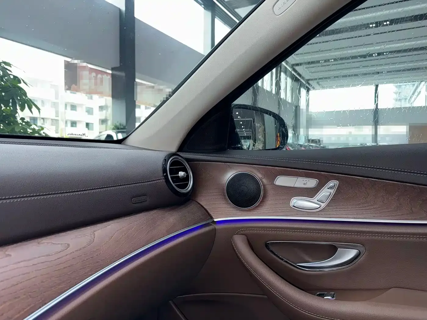 Mercedes-Benz Mercedes-Benz E-Class 2022 E 300 L Sport Fashion — Фото автомобиля 4