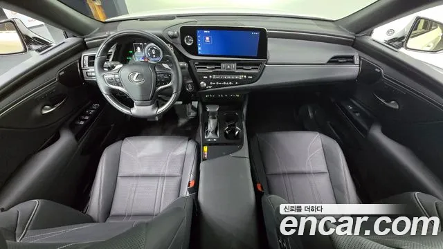 Lexus ES 7th Gen — Фото автомобиля 10