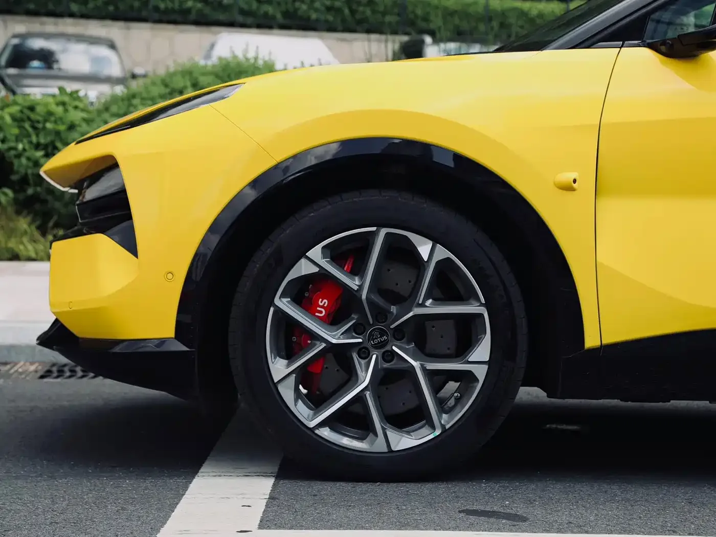 Lotus Cars Lotus FOR ME 2026 Base Model 5-Seater — Фото автомобиля 9