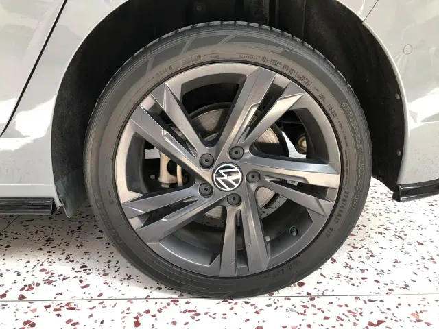 Volkswagen Golf 2023 Facelift 280TSI DSG R-Line Lite — Фото автомобиля 18