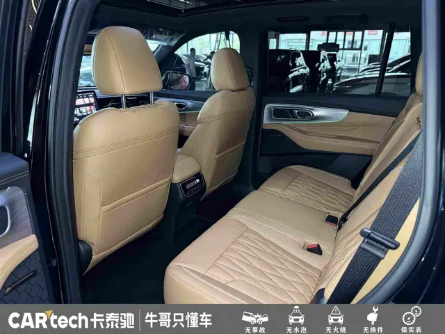 GAC Trumpchi GS8 — Фото автомобиля 25