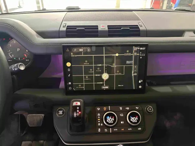 Land Rover Defender — Фото автомобиля 4
