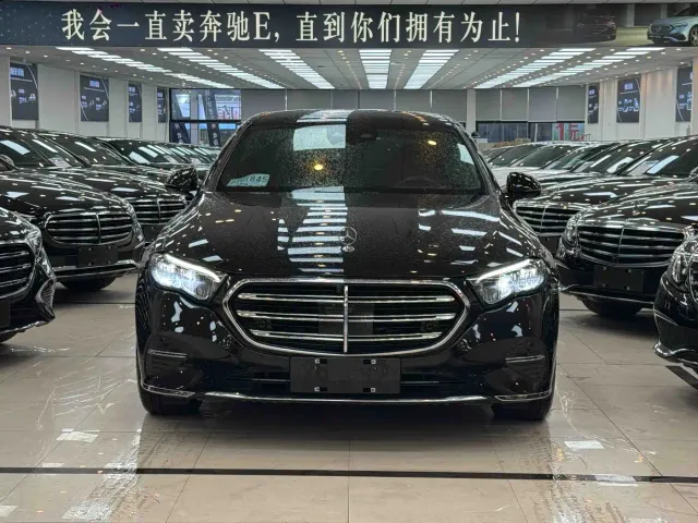 Фотография автомобиля — Mercedes-Benz E-Class