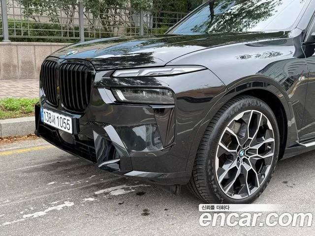 BMW X7 — Фото автомобиля 3