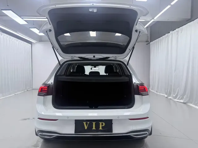 Volkswagen Golf — Фото автомобиля 16