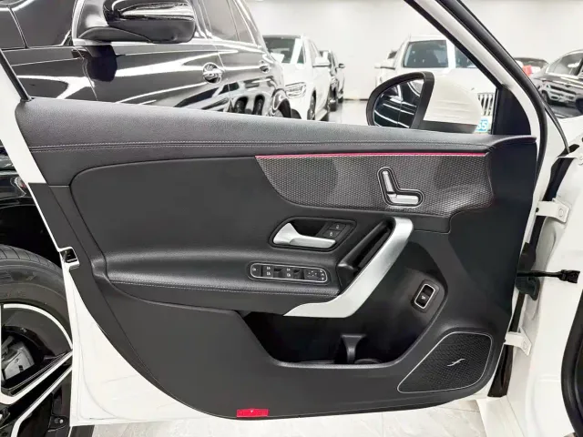 Mercedes-Benz A-Class — Фото автомобиля 12