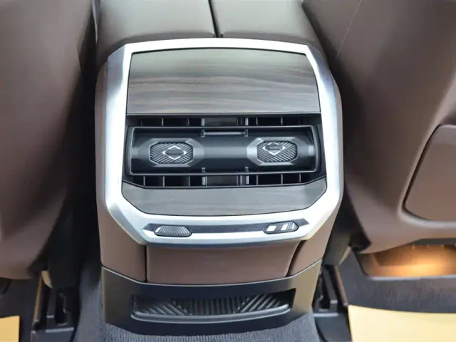 BMW 7 Series — Фото автомобиля 10
