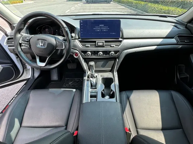 Honda Accord — Фото автомобиля 7