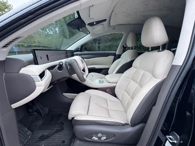 IM Motors LS6 — Фото автомобиля 12