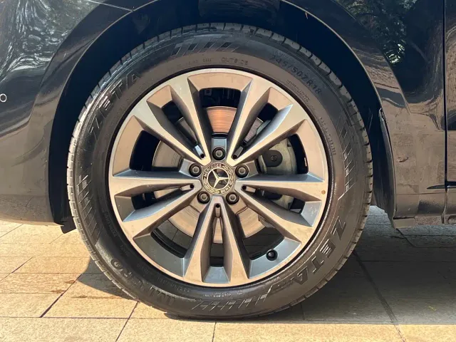 Mercedes-Benz V-Class — Фото автомобиля 6