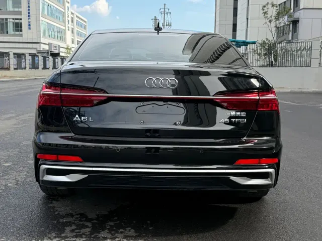 Audi A6L — Фото автомобиля 14