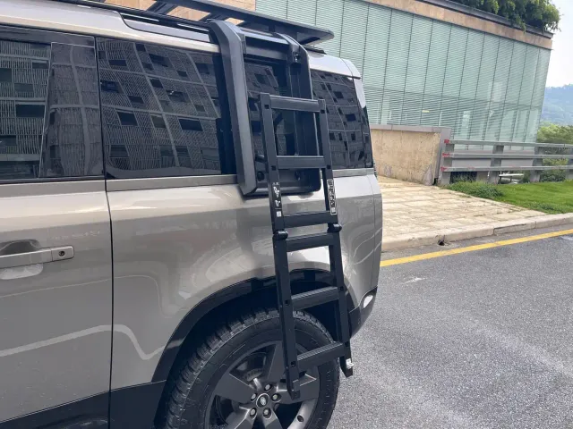Land Rover Defender — Фото автомобиля 26