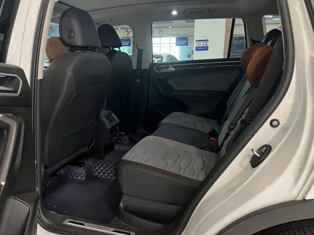 Volkswagen Tiguan L — Фото автомобиля 6
