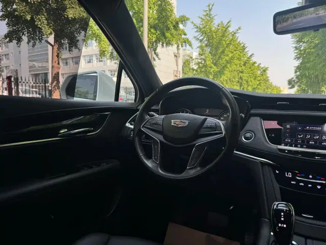 Cadillac XT5 — Фото автомобиля 10