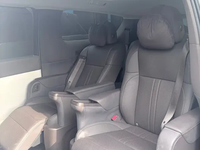 Li Auto MEGA — Фото автомобиля 8