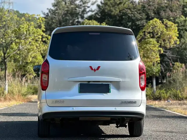 Wuling Hongguang — Фото автомобиля 5