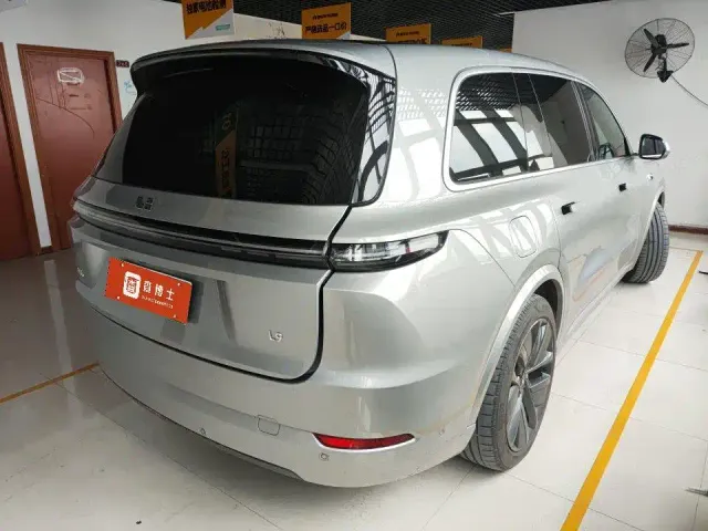 Li Auto L9 — Фото автомобиля 2