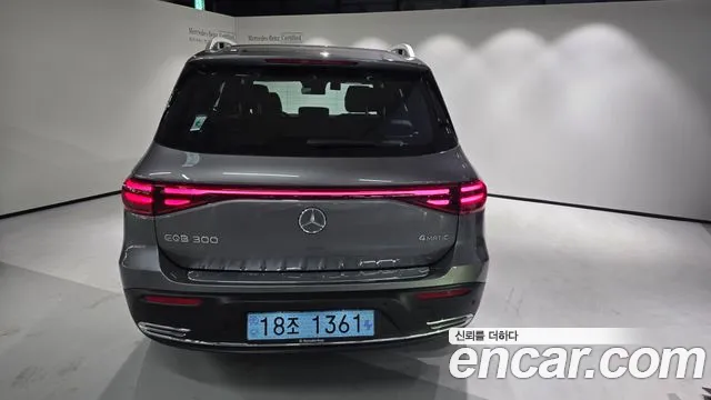 Mercedes-Benz EQB — Фото автомобиля 3