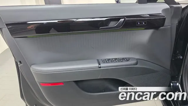 Hyundai Grandeur GN7 — Фото автомобиля 12