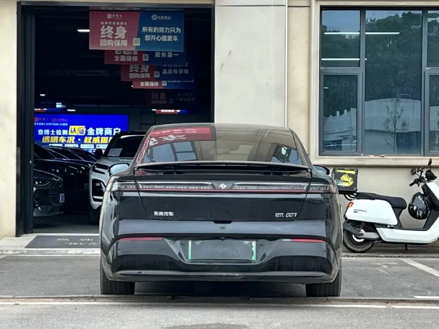Dongfeng eπ 007 — Фото автомобиля 8
