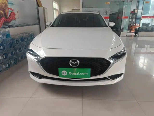 Mazda Axela — Фото автомобиля 2
