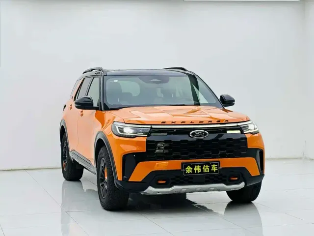 Ford Explorer — Фото автомобиля 3