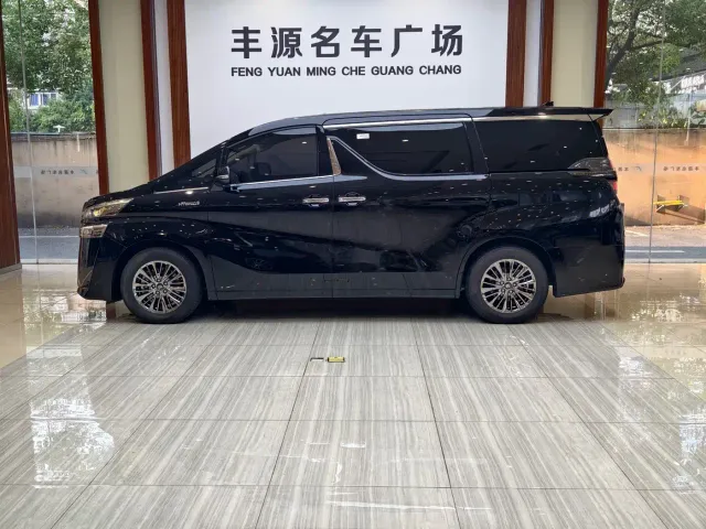 Toyota Vellfire — Фото автомобиля 26
