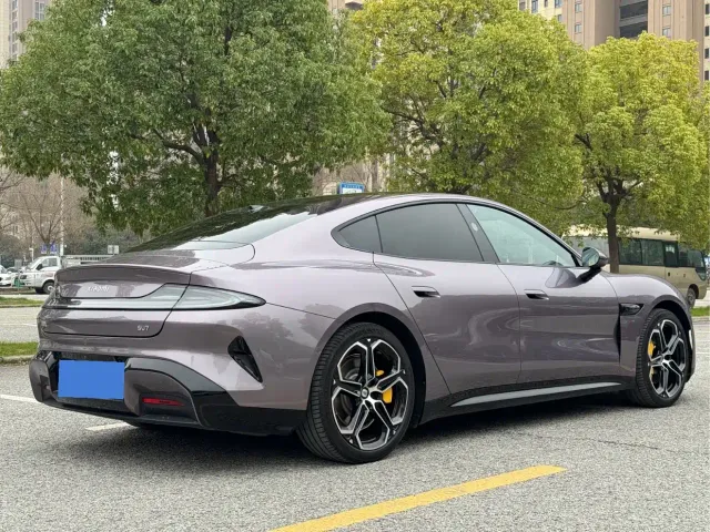Xiaomi SU7 — Фото автомобиля 13