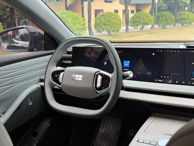 Geely Galaxy E8 — Фото автомобиля 5