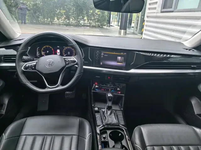 Volkswagen Passat — Фото автомобиля 7