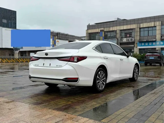 Lexus ES — Фото автомобиля 9