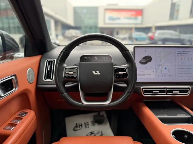 Li Auto L8 — Фото автомобиля 14