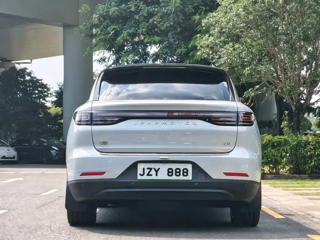 Leapmotor C11 — Фото автомобиля 6