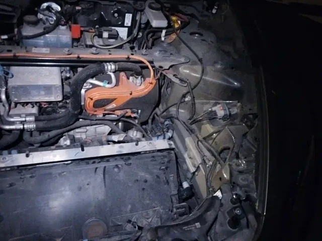 Tesla Model 3 — Фото автомобиля 21